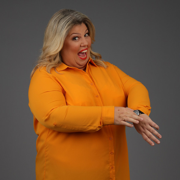 Urzila Carlson tours brand-new show All the Rage  - 140 | Regional News