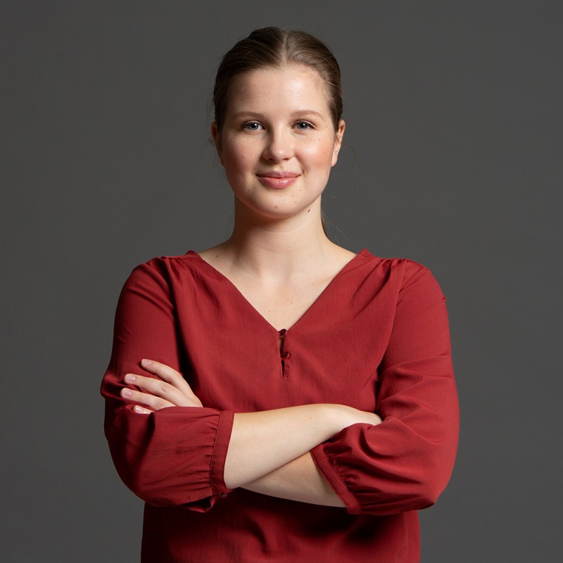 Emilia Hoving | Issue  